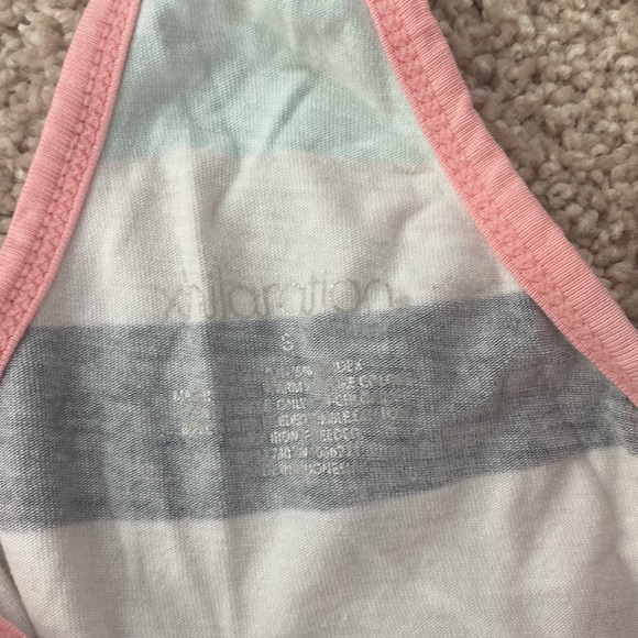 Cover up - Picture 4 of 6